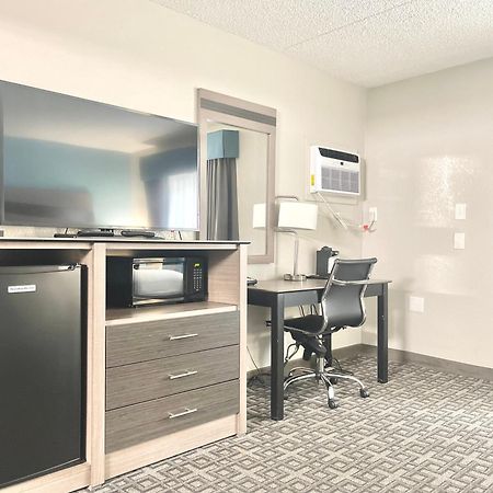 Days Inn & Suites By Wyndham スポーケン エクステリア 写真
