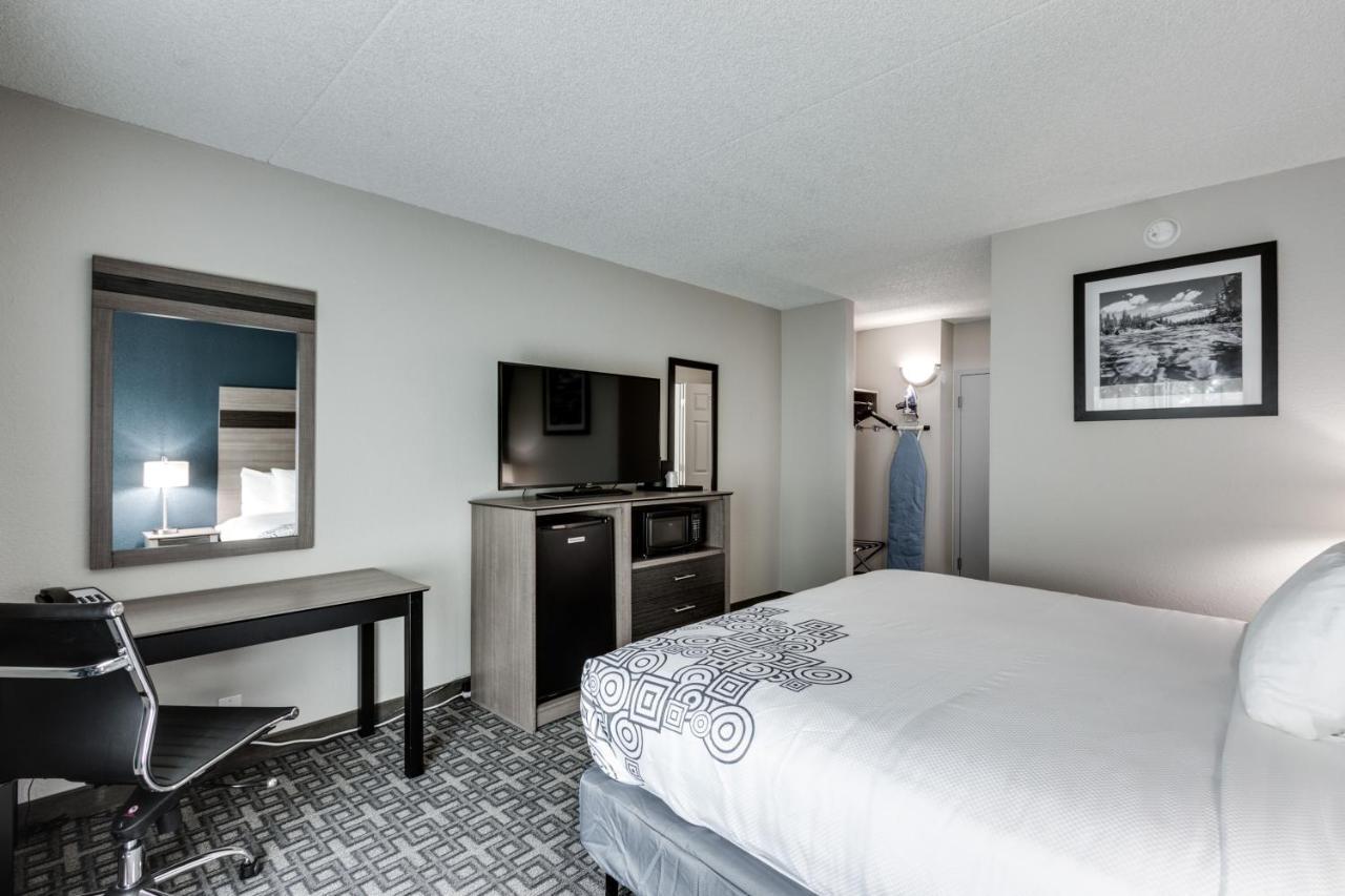 Days Inn & Suites By Wyndham スポーケン エクステリア 写真