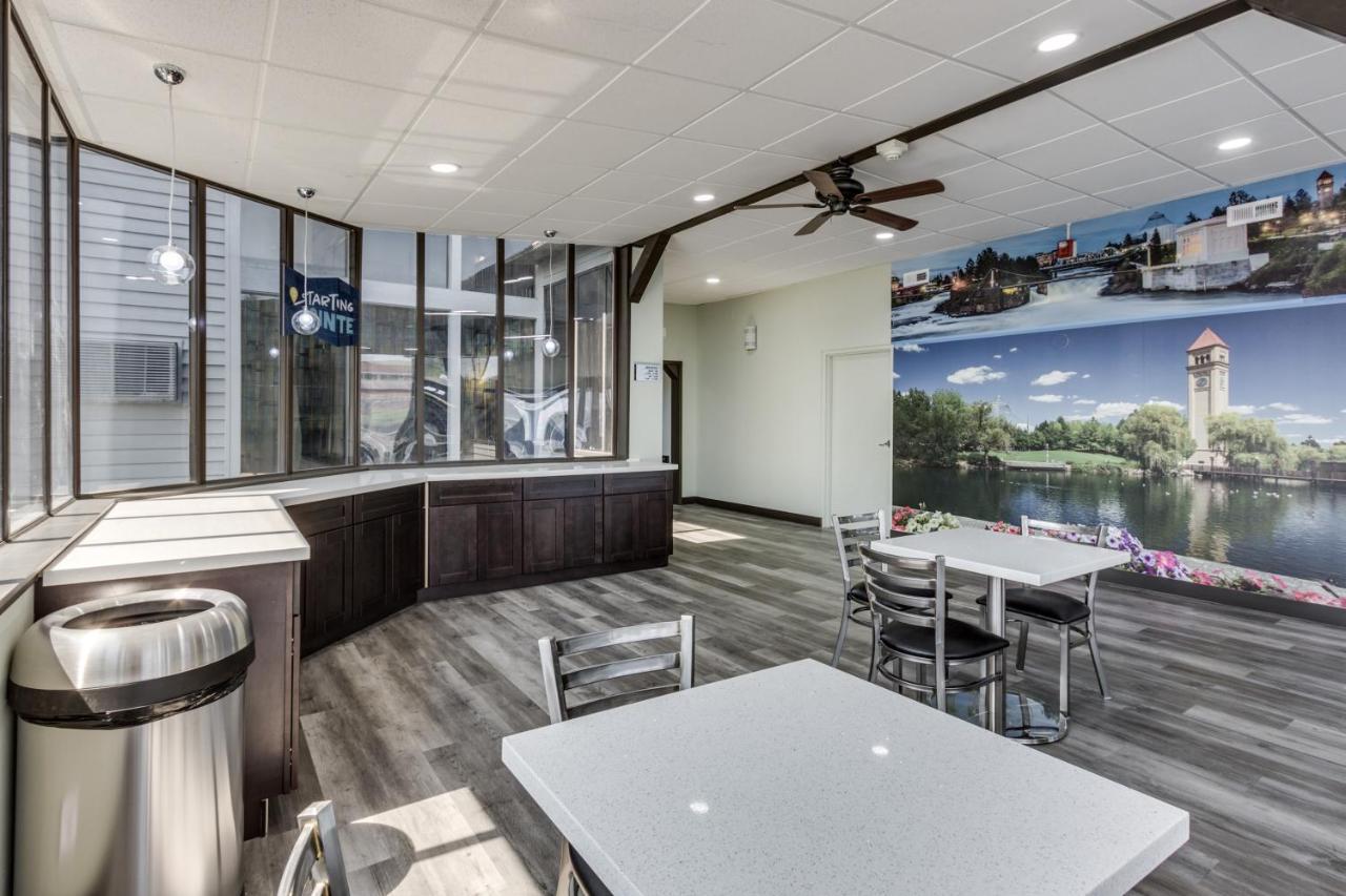 Days Inn & Suites By Wyndham スポーケン エクステリア 写真