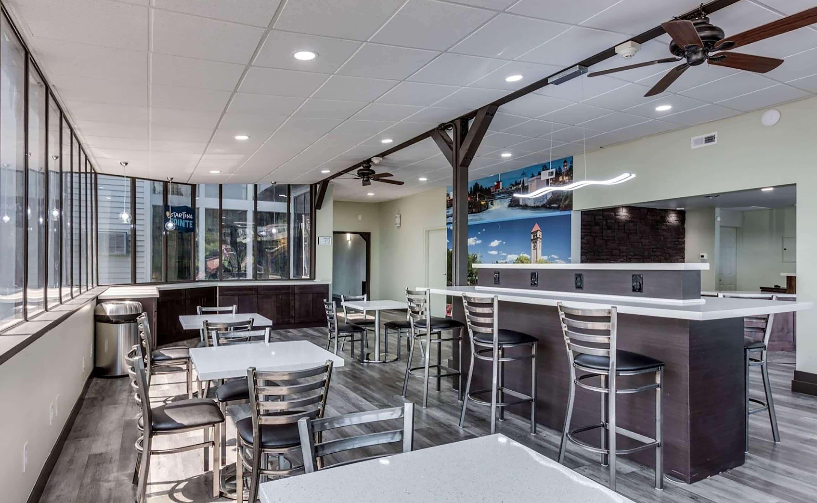 Days Inn & Suites By Wyndham スポーケン エクステリア 写真