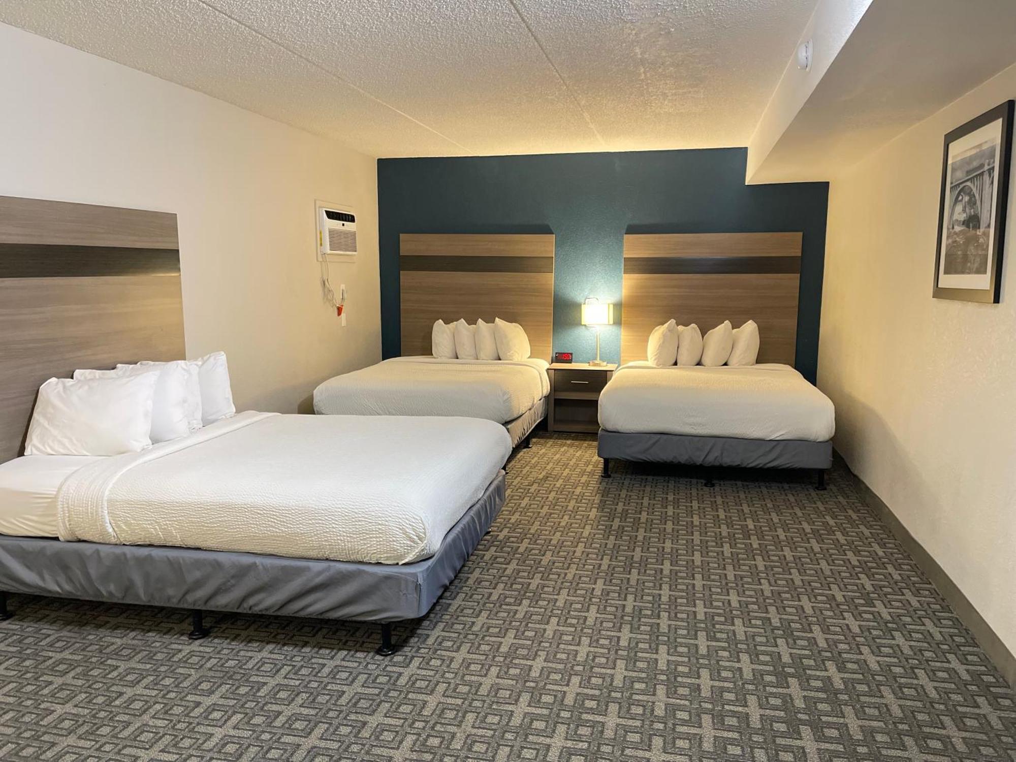 Days Inn & Suites By Wyndham スポーケン エクステリア 写真